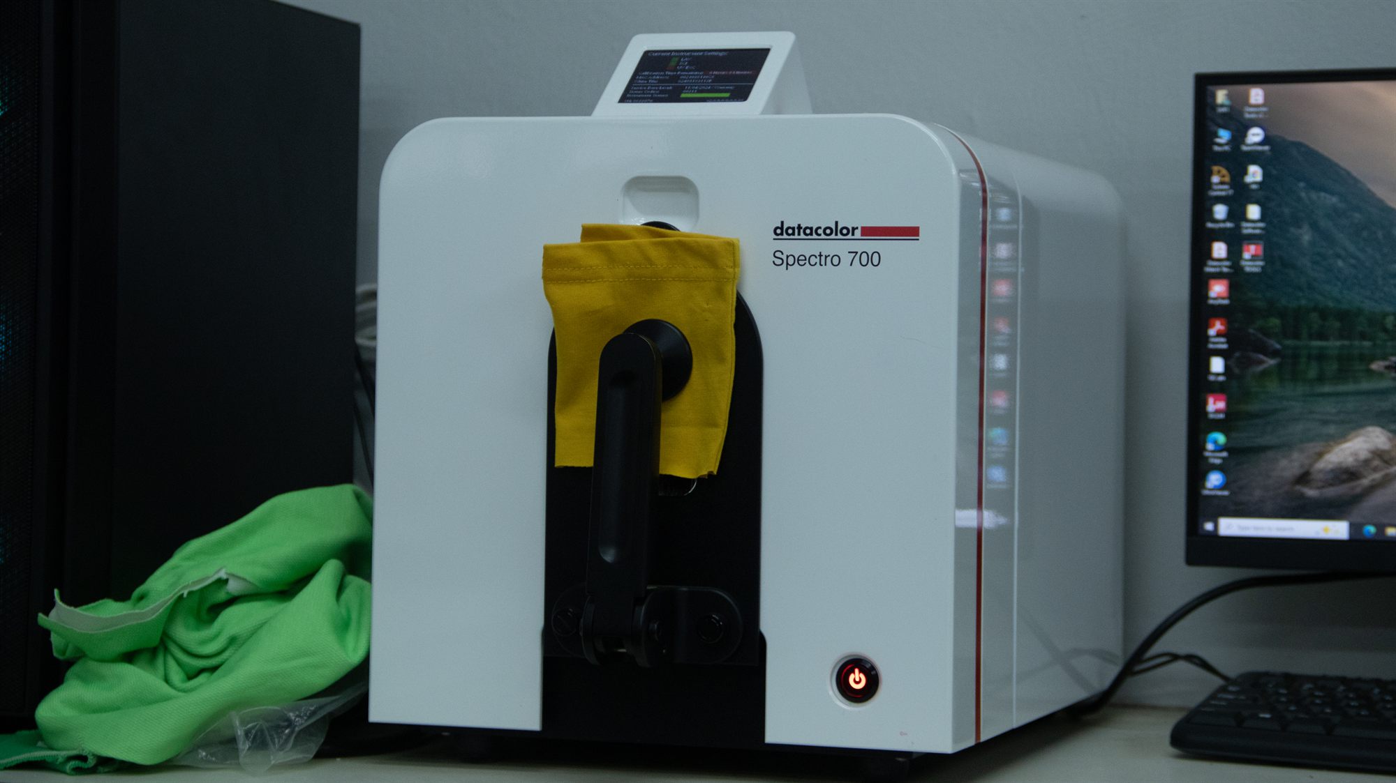 Datacolor Spectro 700 lab dip spectrophotometer